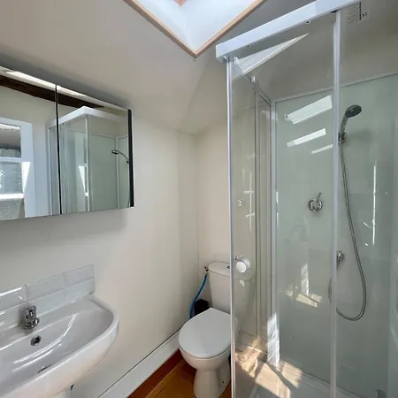 La Maison Saint Pierre, * Aulnay (Charente-Maritime)