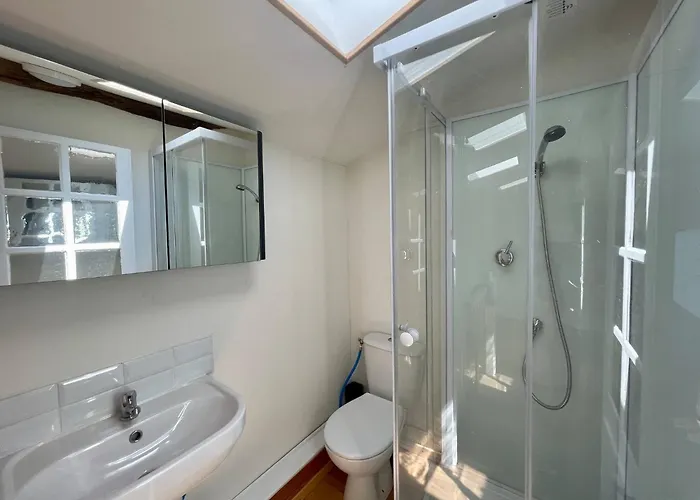 La Maison Saint Pierre, * Aulnay (Charente-Maritime)