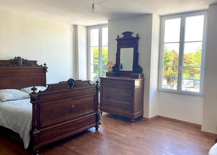 La Maison Saint Pierre, *